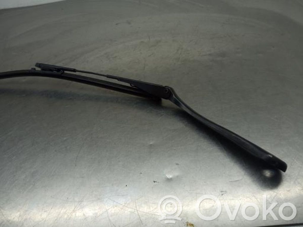 Front wiper blade arm   61617253386