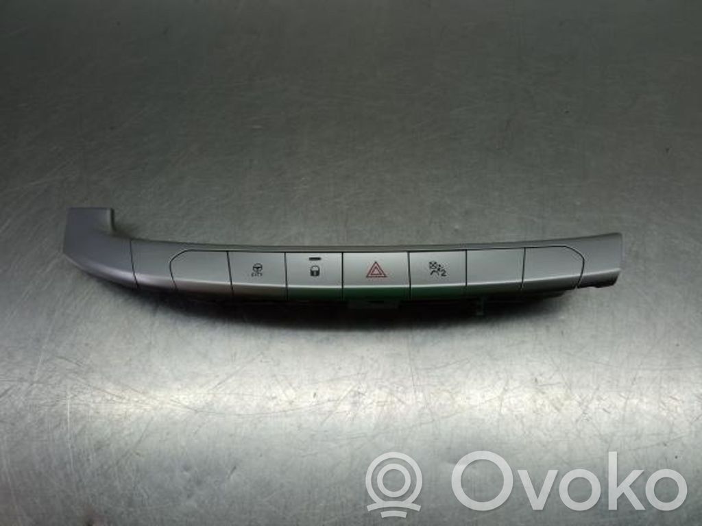 Fiat Tipo Hazard light switch 