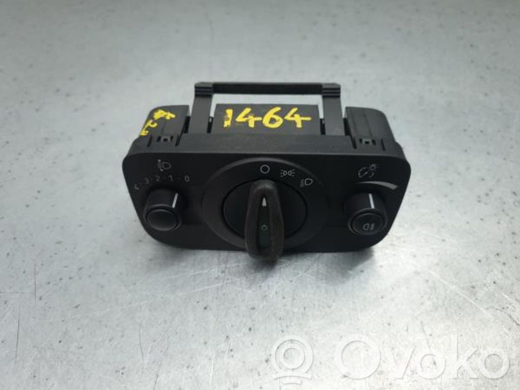 Light switch   10099372,C1BT13A024