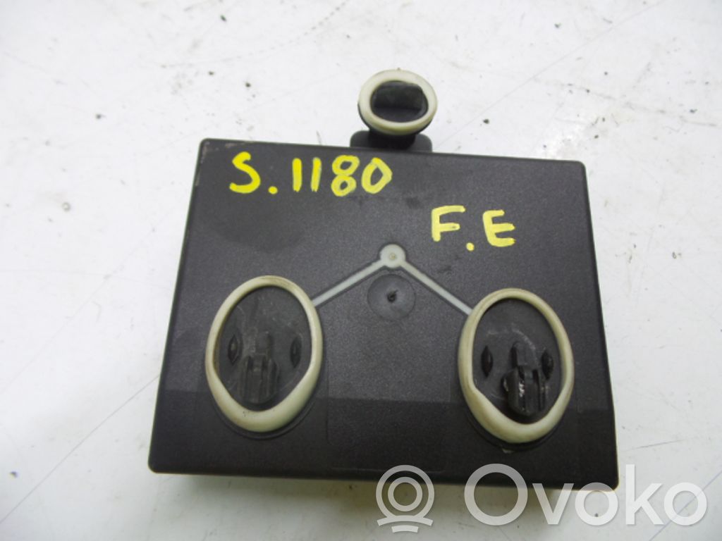 Unité de commande module de porte   8K0959793B