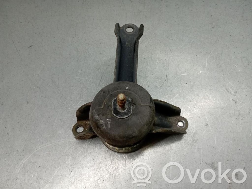 Engine mount bracket   M1AA0783