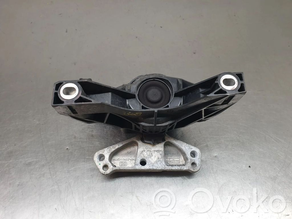 Peugeot 3008 II Engine mount bracket 