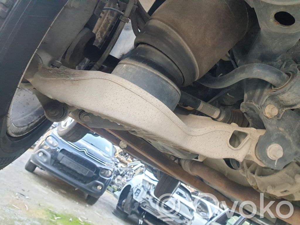 Land Rover Discovery 5 Braț control spate 