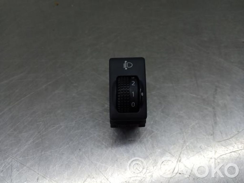 Nissan Juke I F15 Interruptor de control multifunción 