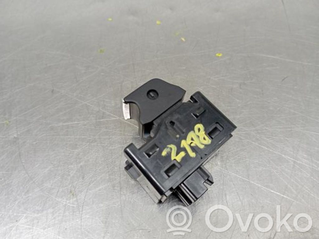 Ford Fiesta Przyciski szyb 