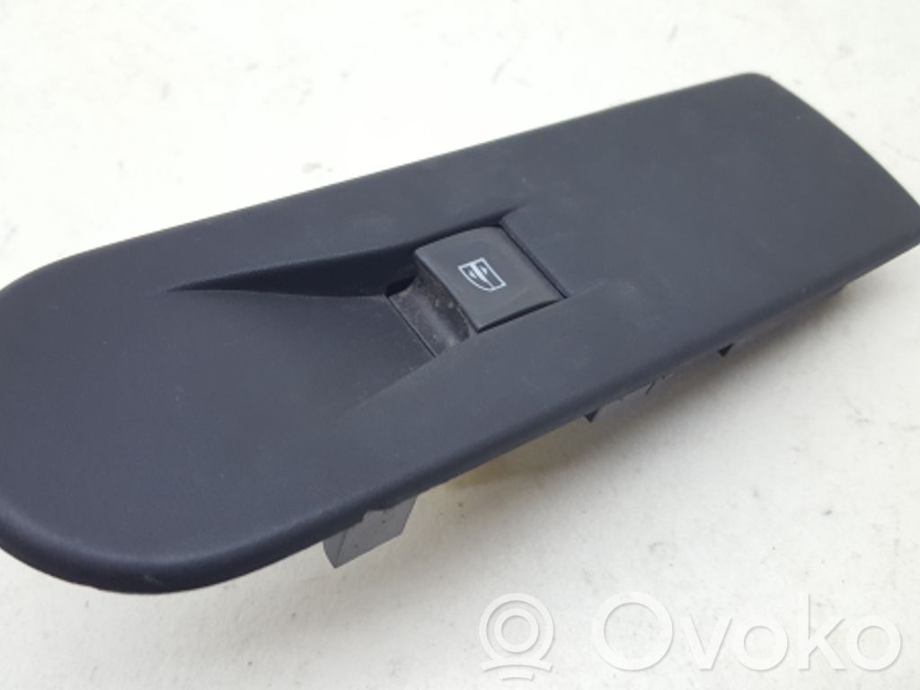 Renault Captur Electric window control switch 