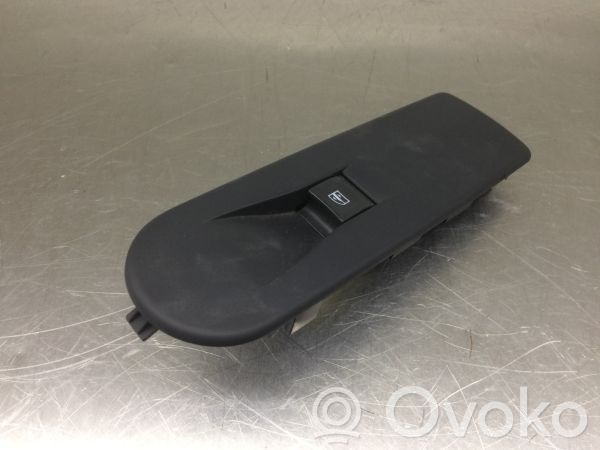 Renault Clio IV Przyciski szyb 