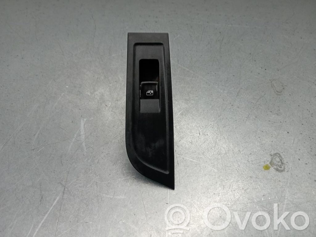 Skoda Scala Przyciski szyb 