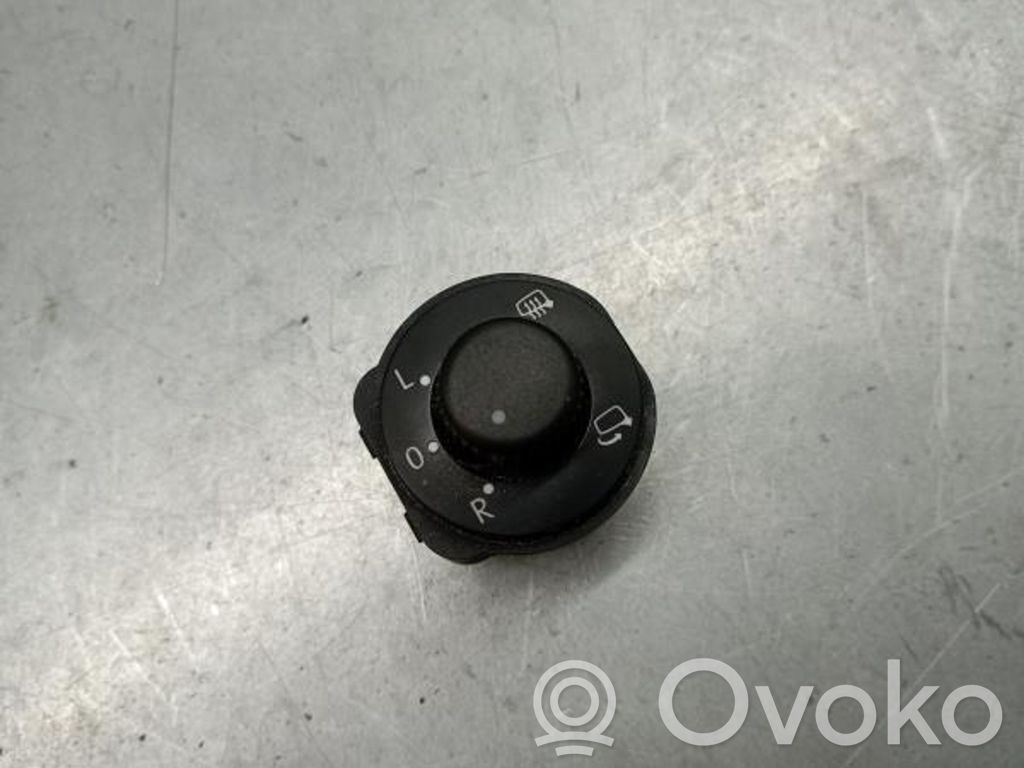 Volkswagen Beetle A5 Wing mirror switch 