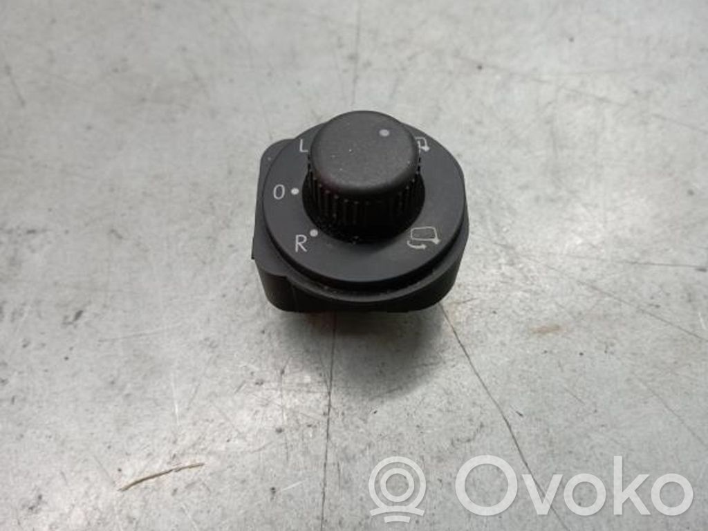Volkswagen Beetle A5 Wing mirror switch 