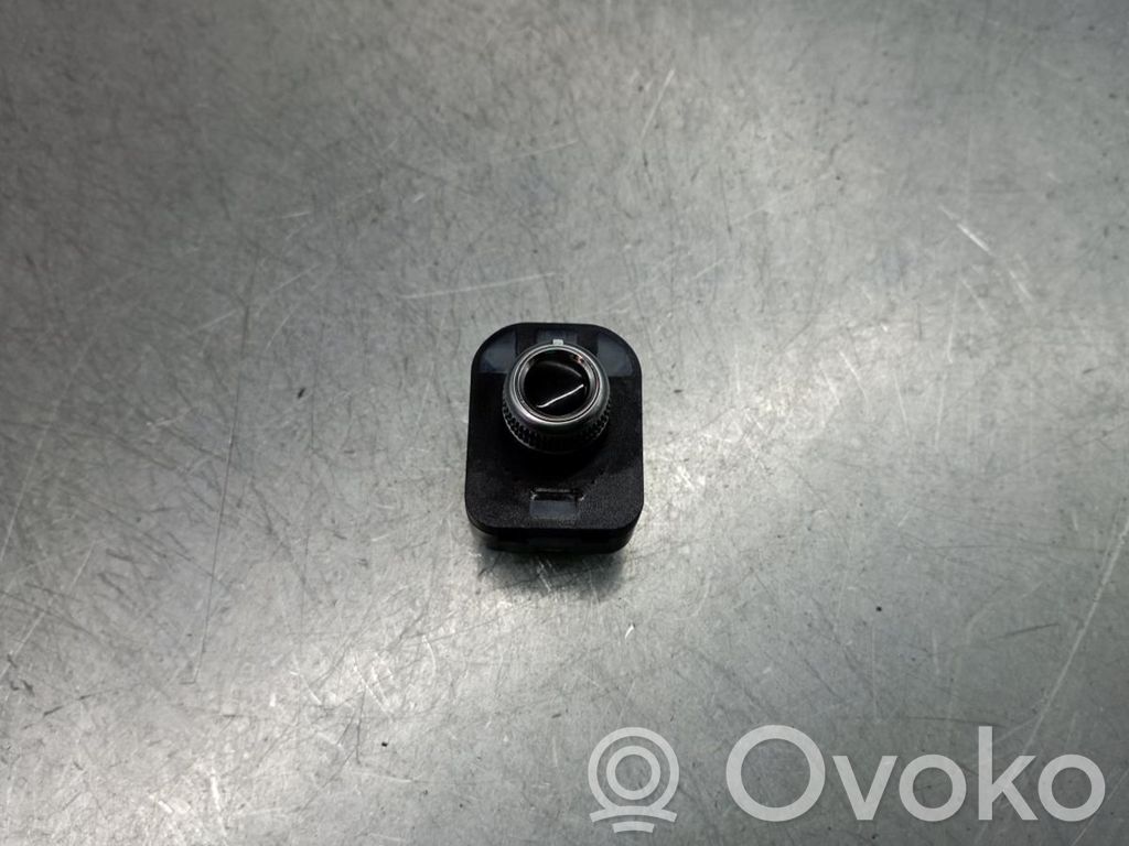 Sivupeilin kytkin   8K0959565E