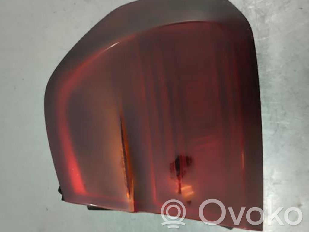 Rear/tail lights   6937458