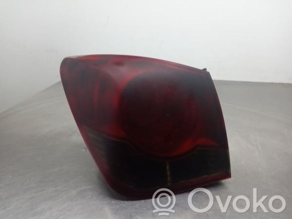 Chevrolet Cruze Takaluukun takavalot 