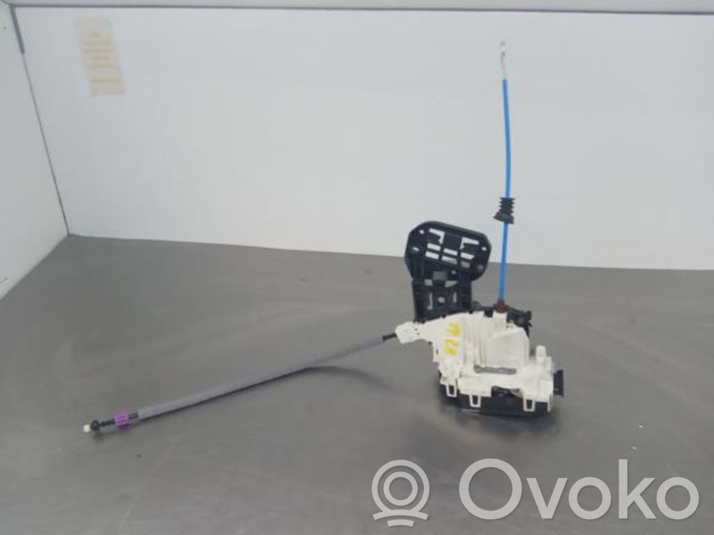 Mercedes-Benz A W176 Serratura portiera anteriore