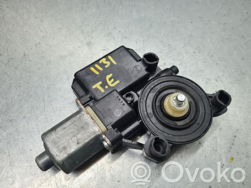 Volkswagen Polo V 6R Silniczek podnoszenia szyby drzwi tylnych 