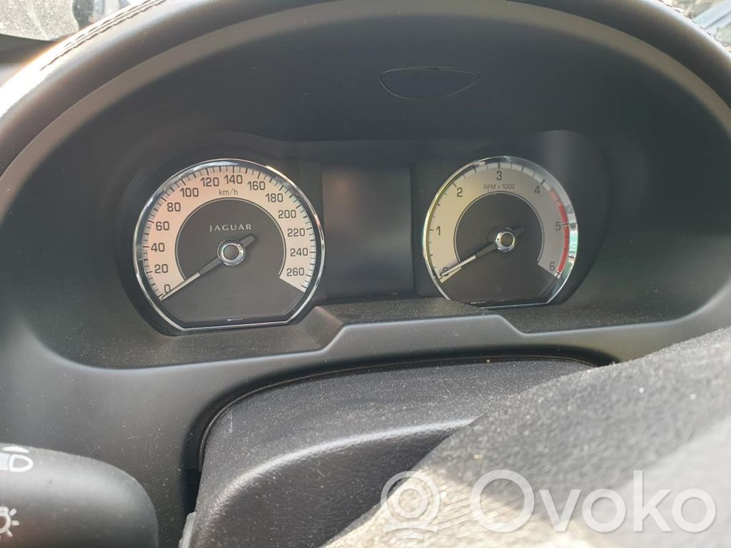 Jaguar XF X250 Geschwindigkeitsmesser Cockpit 