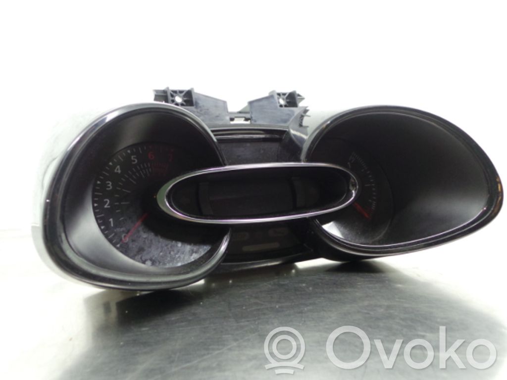 Renault Clio IV Speedometer (instrument cluster) 