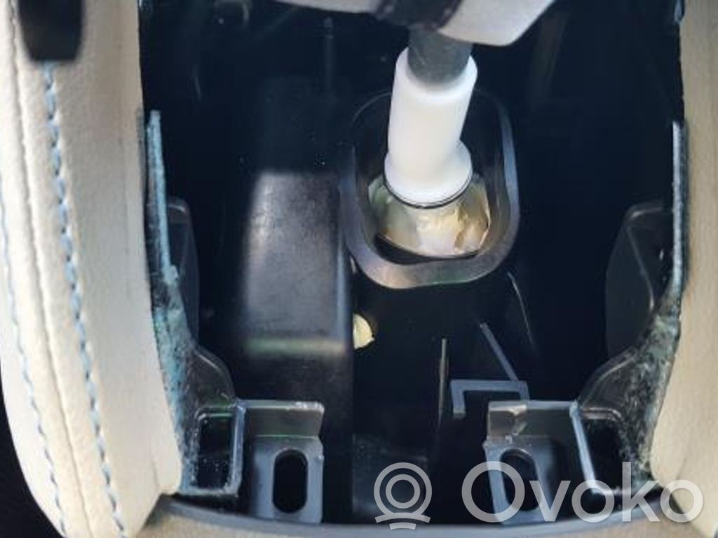 Nissan Micra K14 Pavarų perjungimo svirtis 