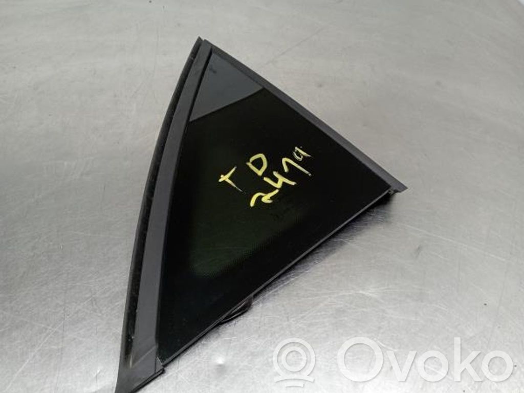 Vidrio lateral trasero   43R011667