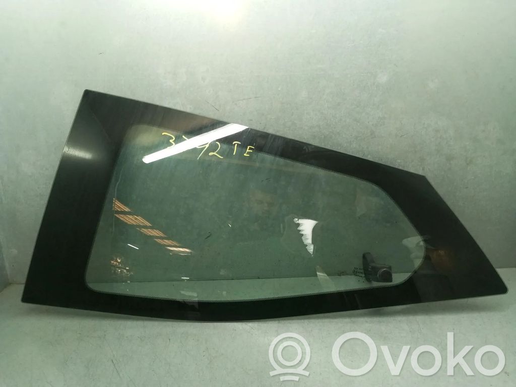 Toyota Aygo AB40 Vetro del finestrino della portiera posteriore