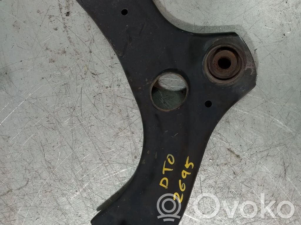 Brazo de suspensión delantero   545002446R