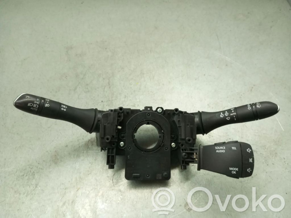 Renault Megane IV Sonstige Schalter / Griffe / Umschalter 
