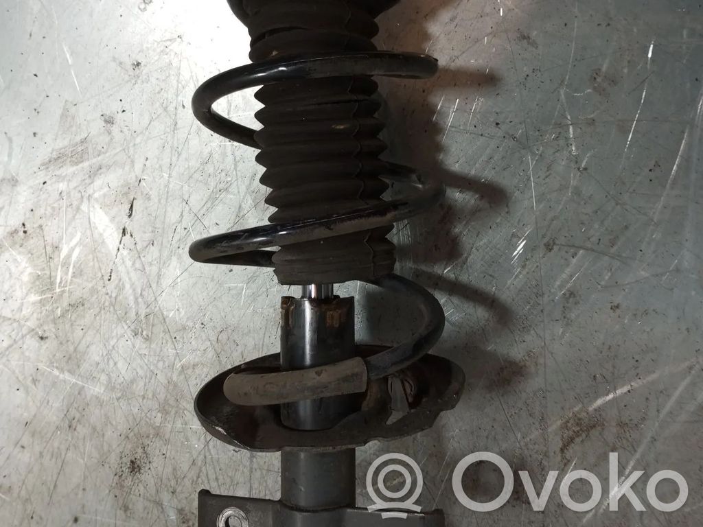 Renault Clio IV Front shock absorber/damper 