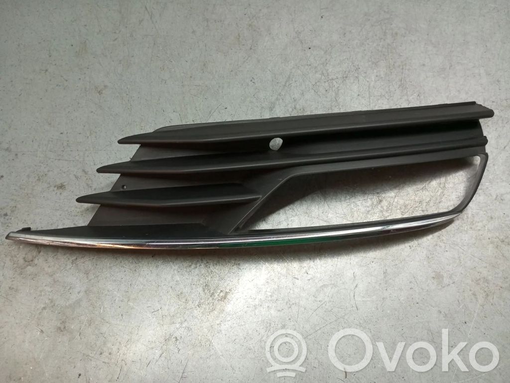 Rejilla delantera   8V5807682A,CROMADO