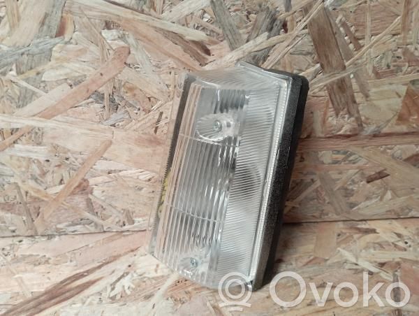 Nissan Sunny Señal de giro del parachoques delantero