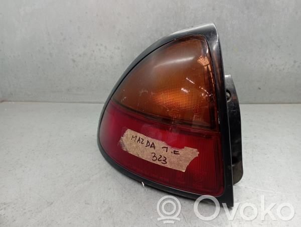 Mazda 323 Takaluukun takavalot 