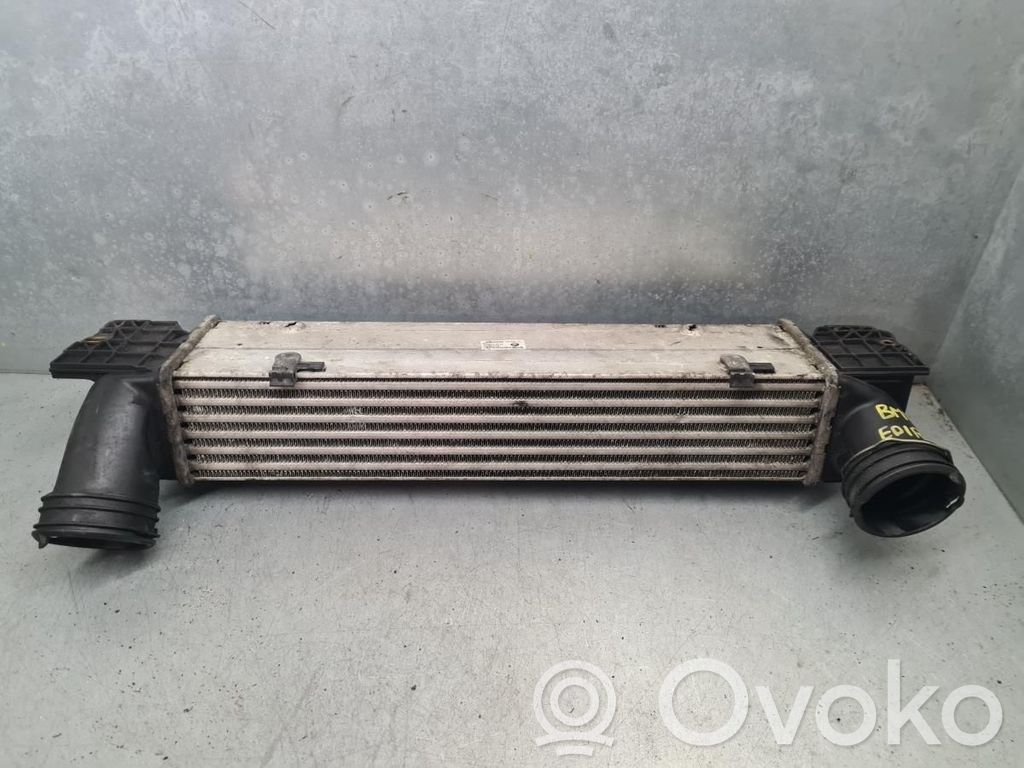 BMW 3 E90 E91 Välijäähdyttimen jäähdytin