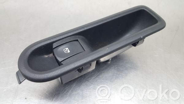Renault Clio III Electric window control switch 