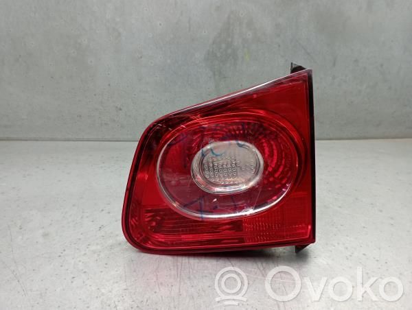 Volkswagen Tiguan Lampy tylnej klapy bagażnika 