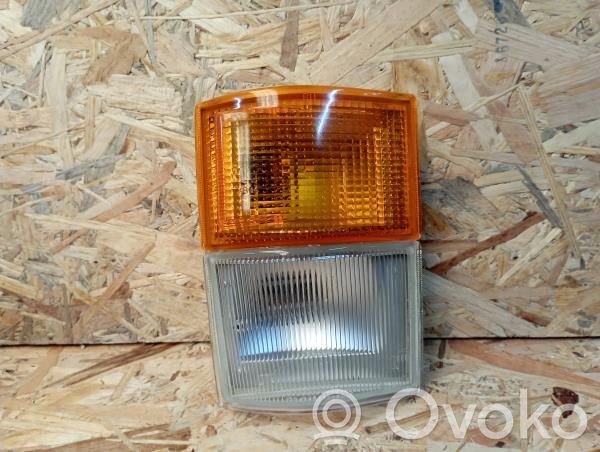 Toyota Hiace (H50, H60, H70) Front bumper turn signal 