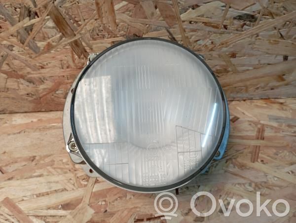 Volkswagen Polo II 86C 2F Lampa przednia 