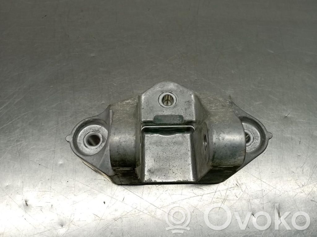 Engine mount bracket   038172