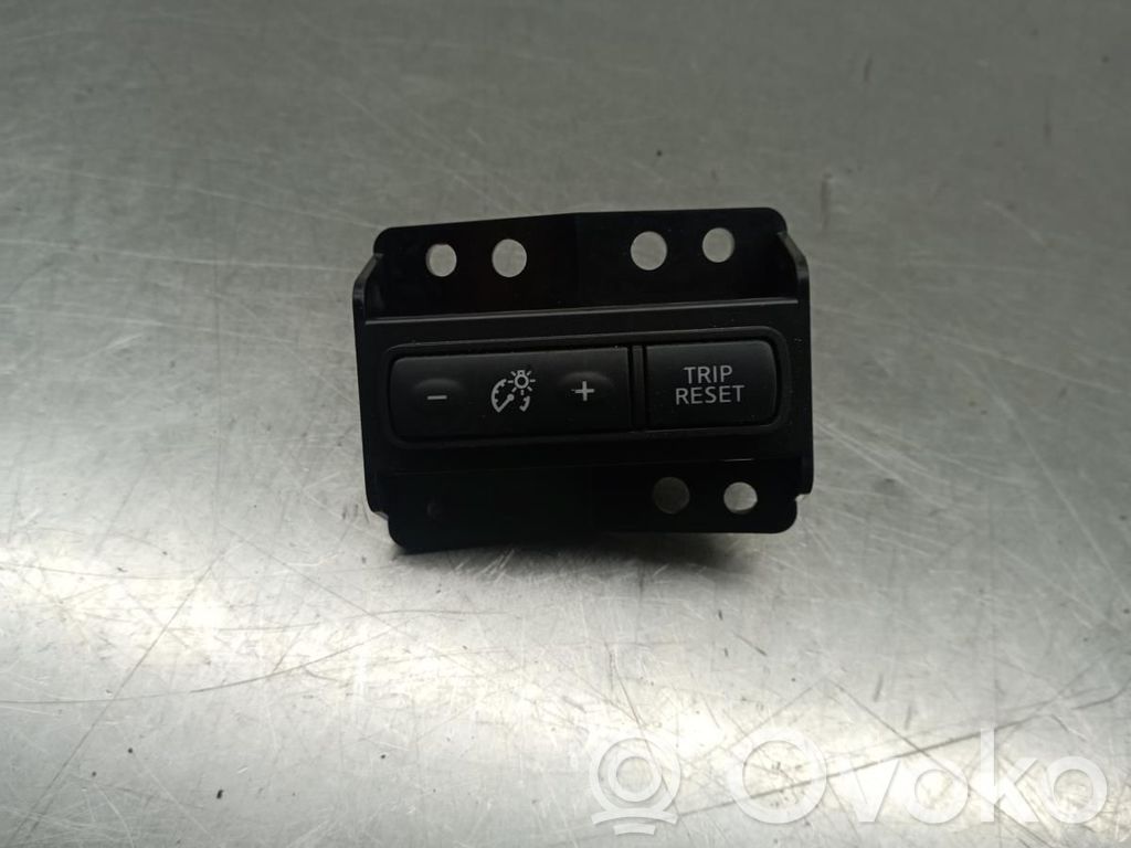 Nissan X-Trail T32 Interruptor de control multifunción 