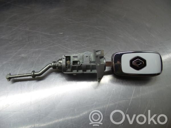 Renault Captur II Front door lock (next to the handle) 