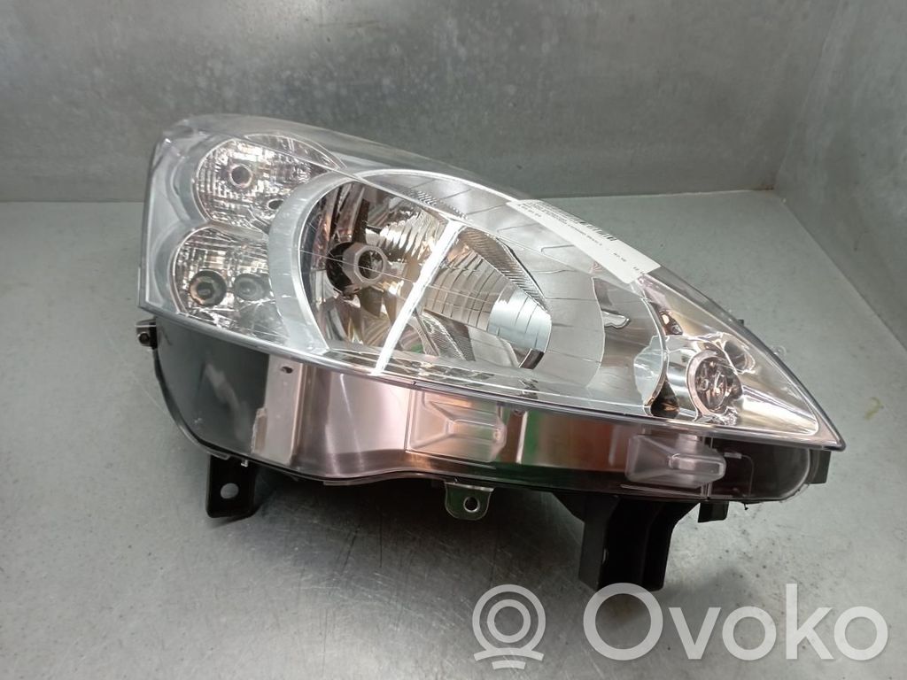 Headlight/headlamp   085521129R,5521129R