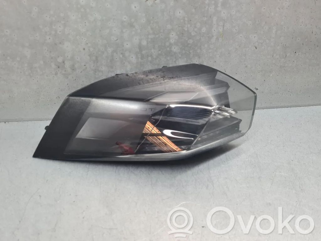 Peugeot 2008 II Lampy tylnej klapy bagażnika