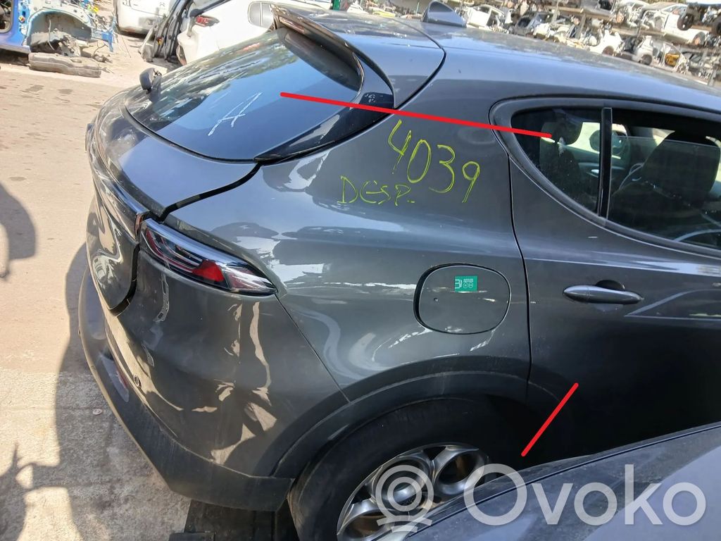 Panel lateral trasero