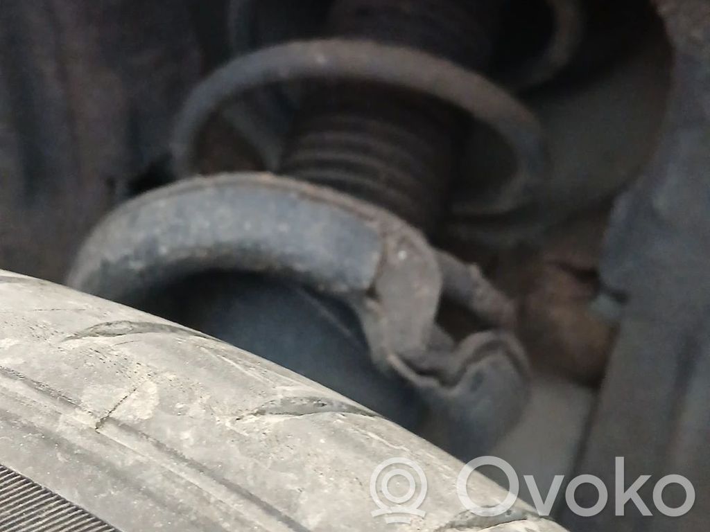 Volvo V40 Etuiskunvaimennin 