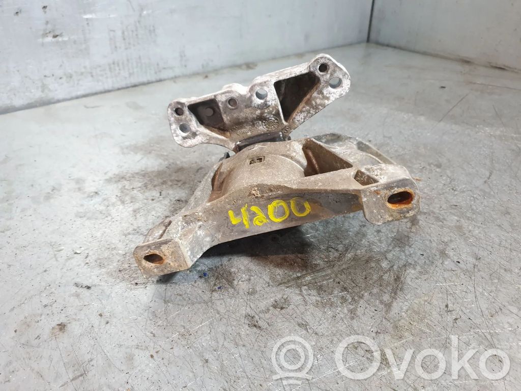 Engine mount bracket   4A103720,4A111210