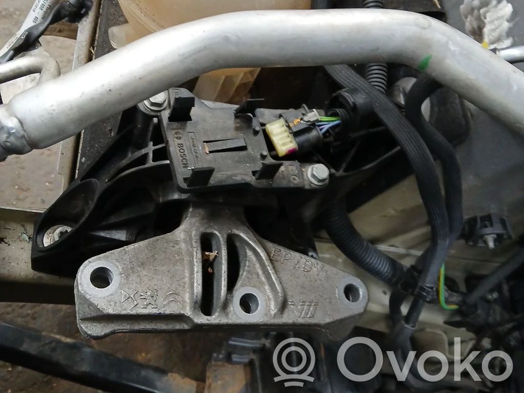 Soporte de montaje del motor