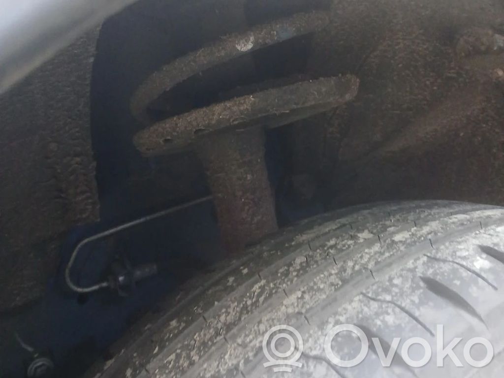 Dacia Sandero Etuiskunvaimennin 