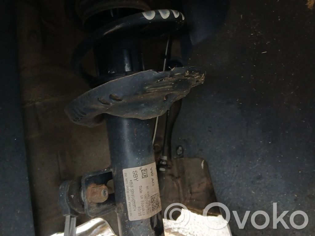 Volkswagen Polo VI Etuiskunvaimennin 