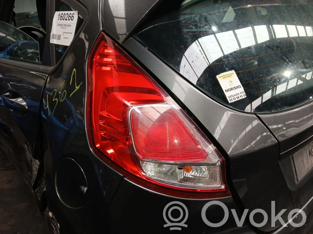 Ford Fiesta Lampă spate în capacul portbagajului 