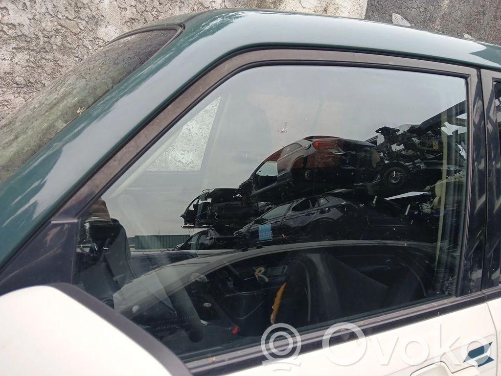 Mitsubishi Pajero Etuoven ikkunalasi, neliovinen malli 