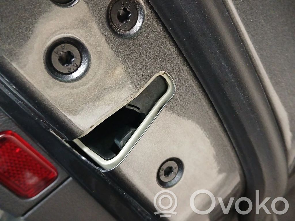 Ford Kuga II Priekšpusē slēdzene 