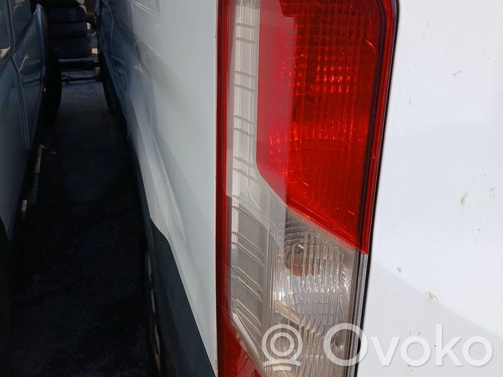 Ford Transit Lampy tylnej klapy bagażnika 